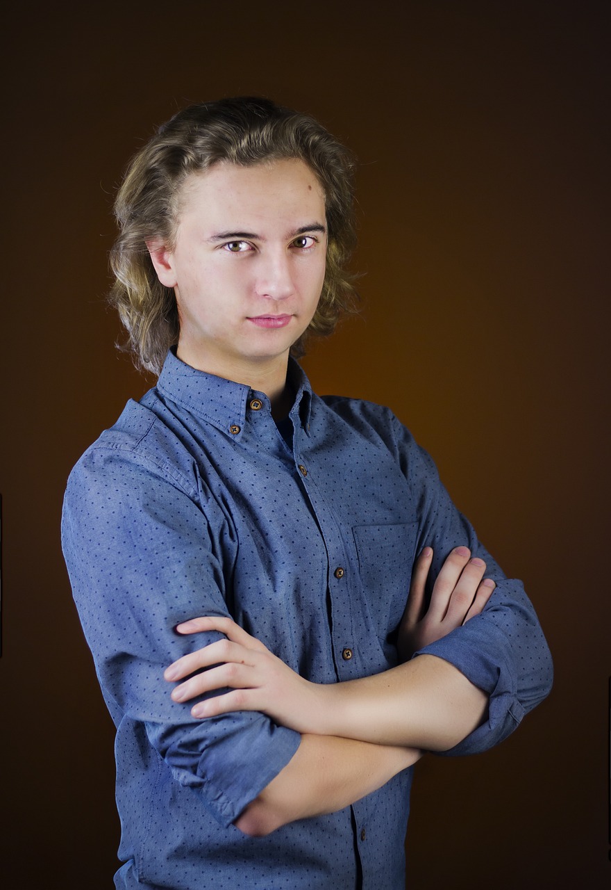 郑伊健事业生活双丰收,事业新高峰生活新篇章揭晓!最新消息回顾!