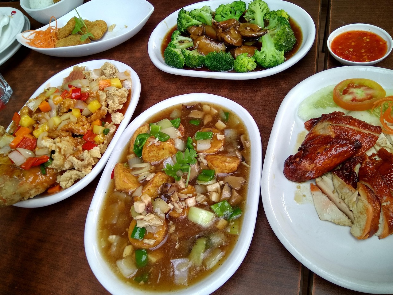 最新石锅菜主题餐厅，美食与文化的完美交融