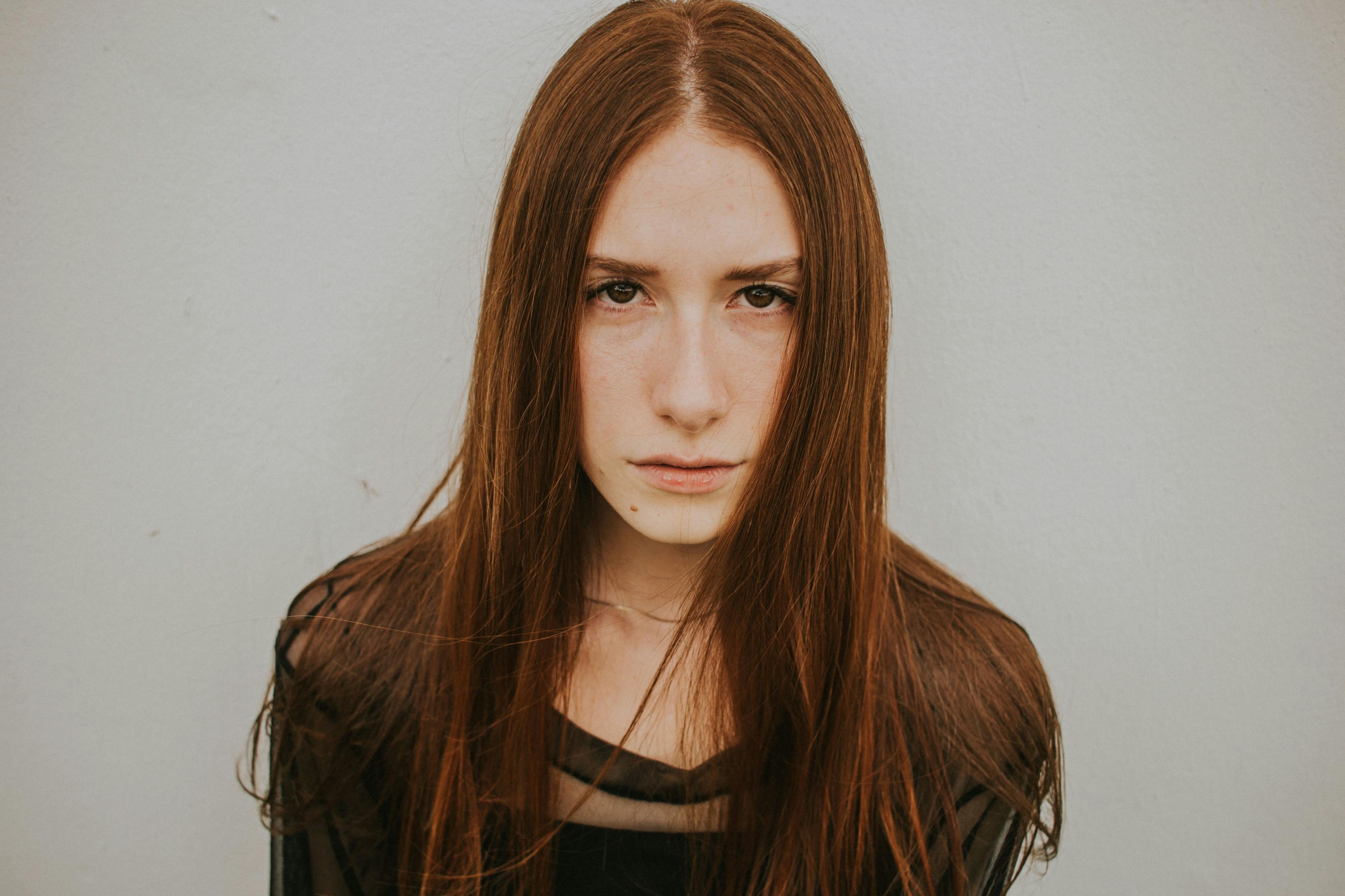 四月双眼皮魅力闪耀,女明星们的时尚新风尚