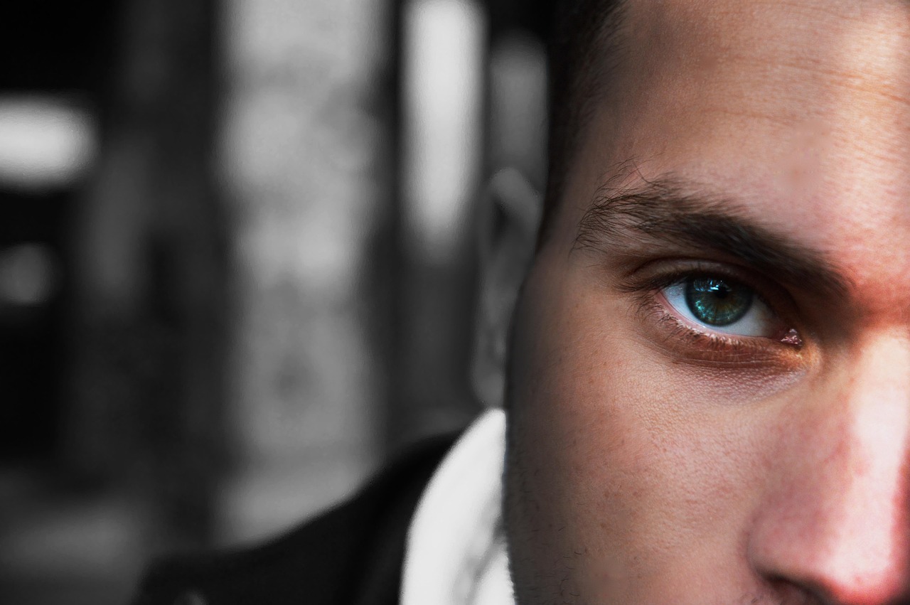 五月男星风采璀璨,五月星光下的男明星照片